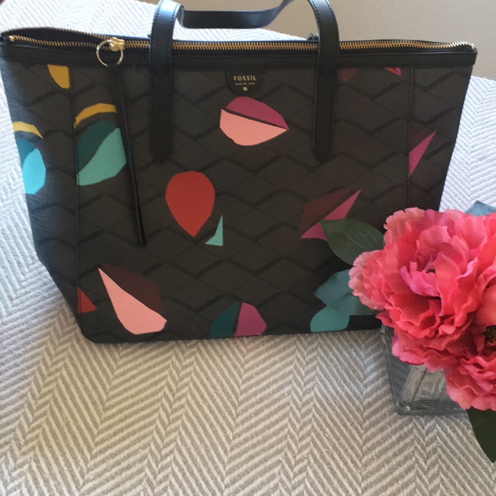Fossil tote